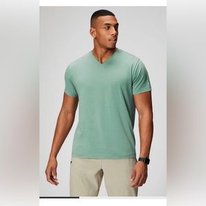 Fabletics NWT 24-7 V-Neck size L Grey Thyme